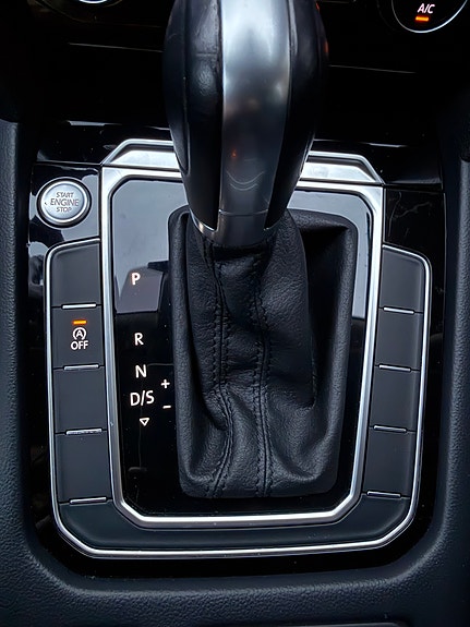 Volkswagen Passat 12 of 30
