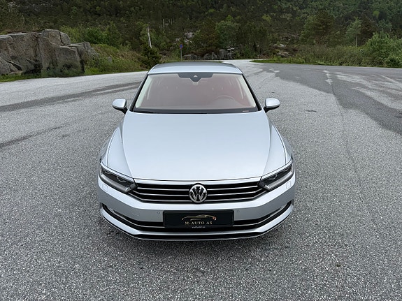 Volkswagen Passat 2 of 30