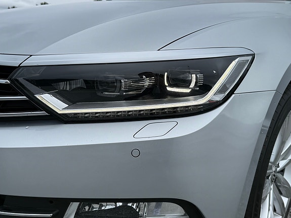 Volkswagen Passat 9 of 30