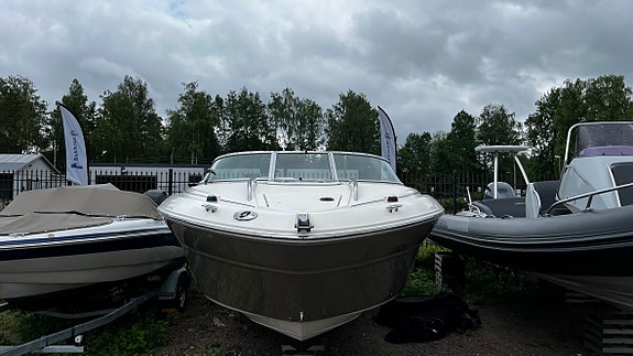 Sea Ray Sunsport 220 M/Mercury V6 - Klar for sommeren! 3 of 5