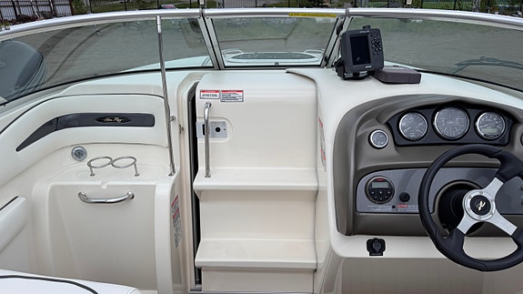 Sea Ray Sunsport 220 M/Mercury V6 - Klar for sommeren! 9 of 18