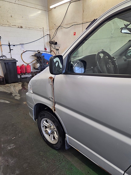 Toyota HiAce 7 of 10