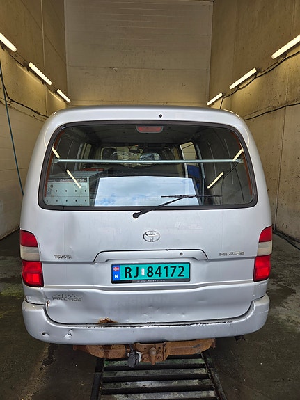 Toyota HiAce 5 of 10
