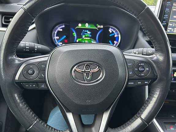 Toyota RAV4 18 of 24