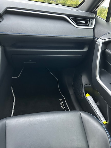 Toyota RAV4 16 of 24