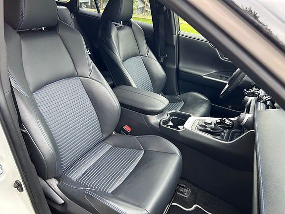 Toyota RAV4 7 of 24
