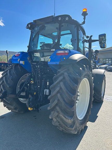 New Holland T5.120 m. frontlaster 5 of 5