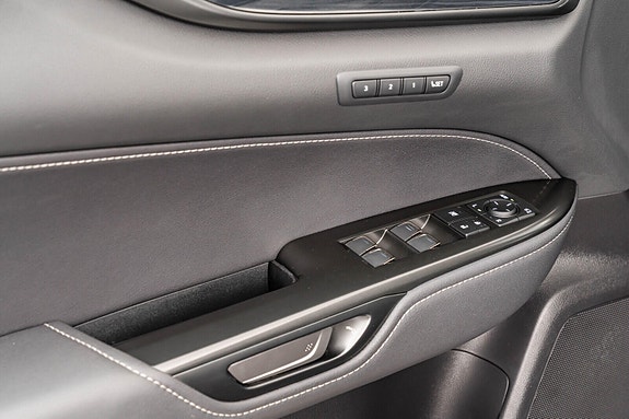Lexus NX450h 17 of 26