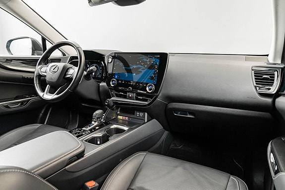 Lexus NX450h 24 of 26