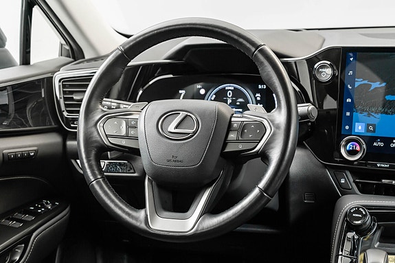 Lexus NX450h 22 of 26