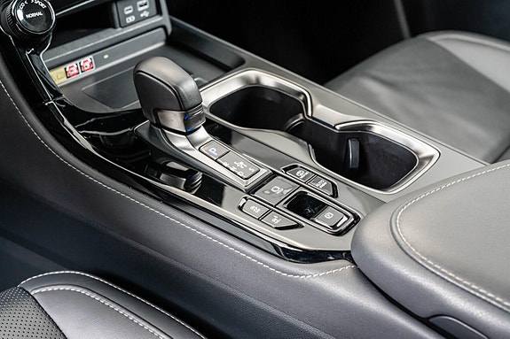 Lexus NX450h 14 of 26
