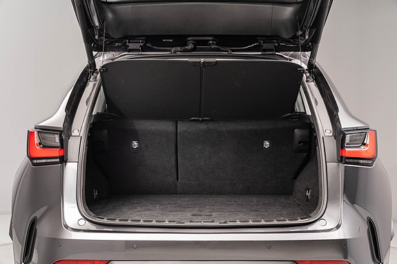 Lexus NX450h 12 of 26