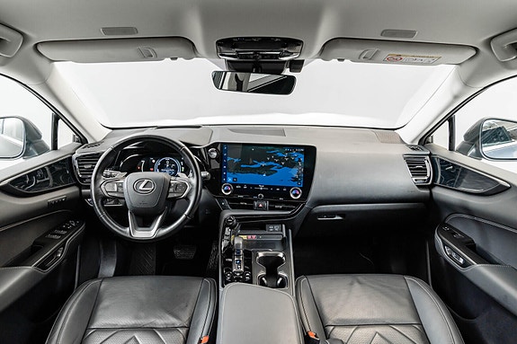 Lexus NX450h 18 of 26