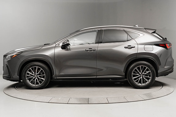 Lexus NX450h 2 of 26