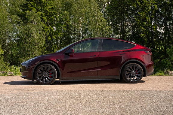 Tesla Model Y 3 of 30