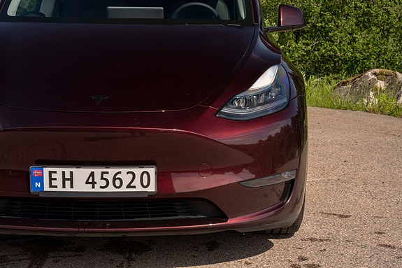 Tesla Model Y 6 of 30