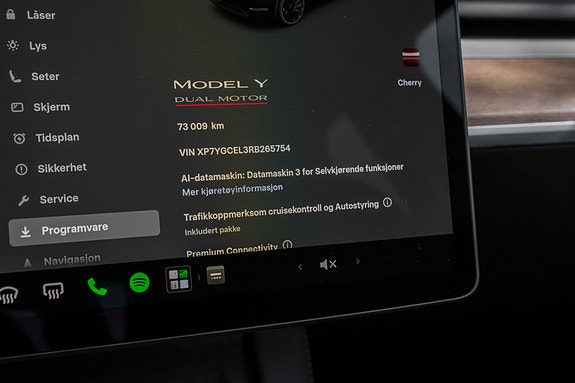 Tesla Model Y 18 of 30