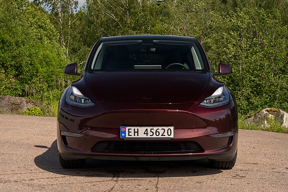 Tesla Model Y 5 of 30