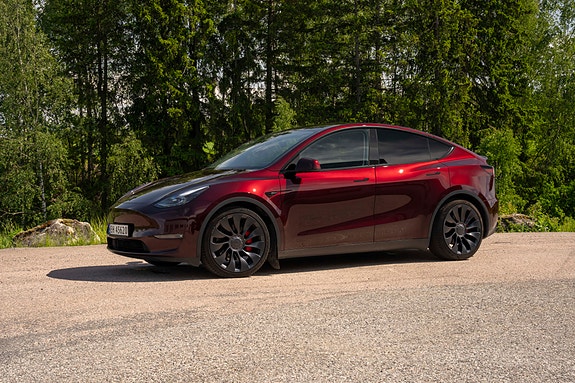 Tesla Model Y 2 of 30