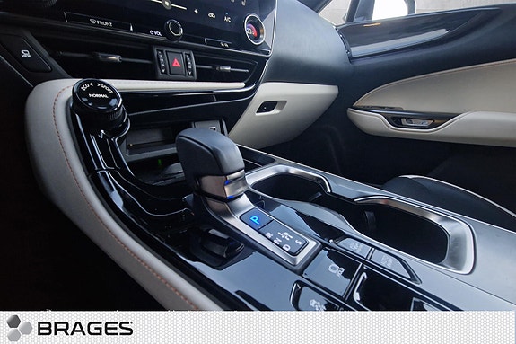 Lexus NX450h 14 of 30