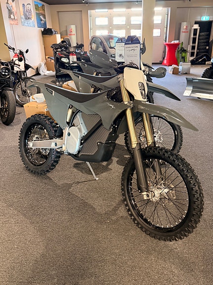 Stark EX 60HP Grey 2 of 4