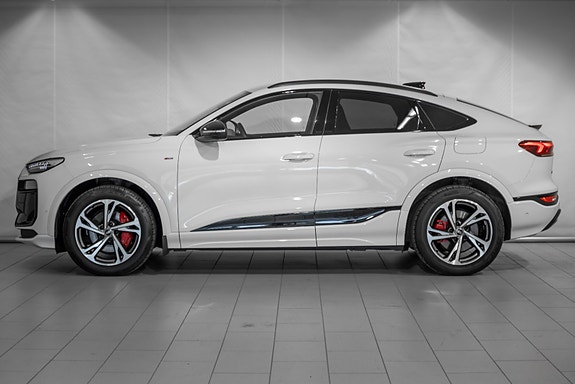 Audi Q6 e-tron 4 of 30