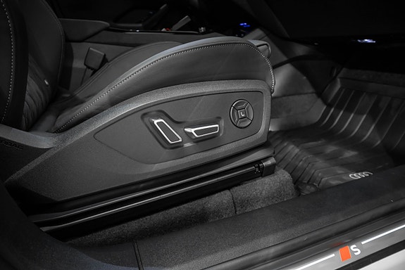 Audi Q6 e-tron 30 of 30