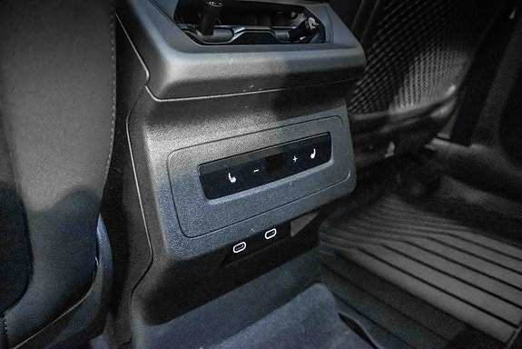 Audi Q6 e-tron 27 of 30