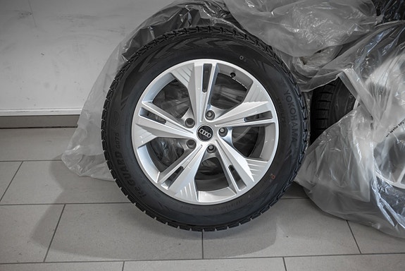 Audi Q6 e-tron 7 of 30
