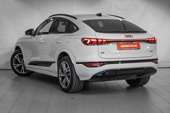 Audi Q6 e-tron 6 of 30