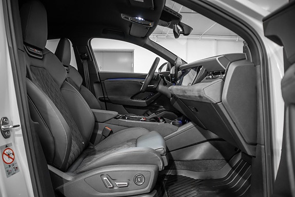 Audi Q6 e-tron 29 of 30