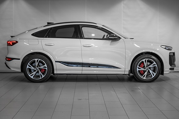 Audi Q6 e-tron 3 of 30