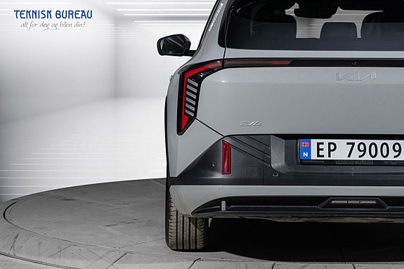 Kia EV4 7 of 28