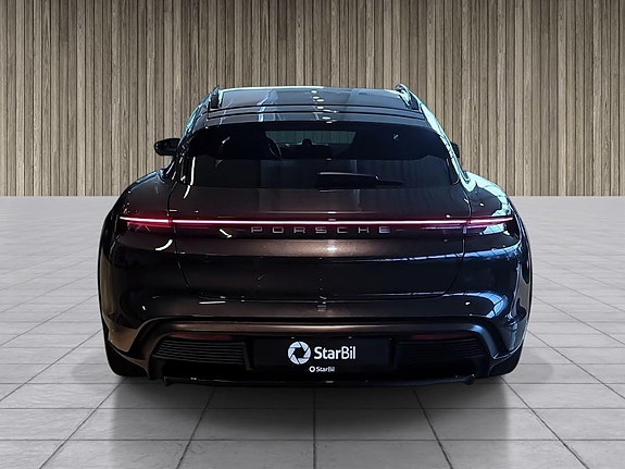 Porsche Taycan Cross Turismo 4 of 5
