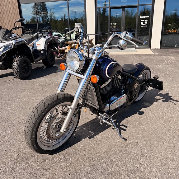 Kawasaki VN 800 Custom 3 of 5