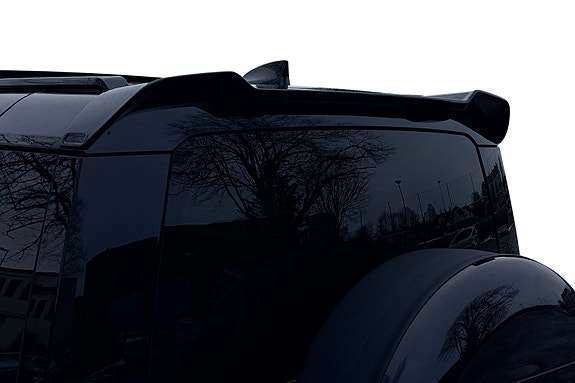 Land Rover Defender 110 6 of 30
