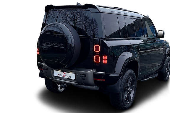 Land Rover Defender 110 8 of 30