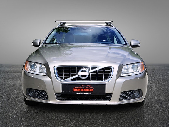Volvo V70 2 of 5