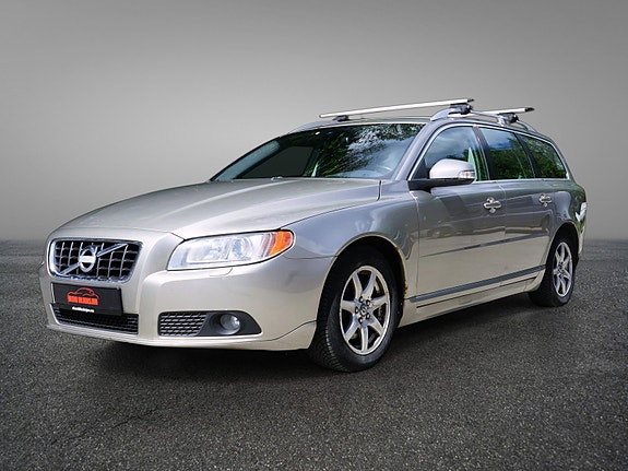 Volvo V70 4 of 5