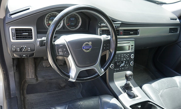 Volvo V70 21 of 30