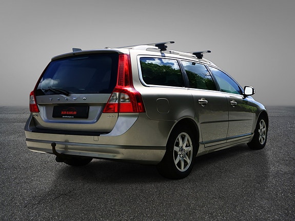 Volvo V70 8 of 30