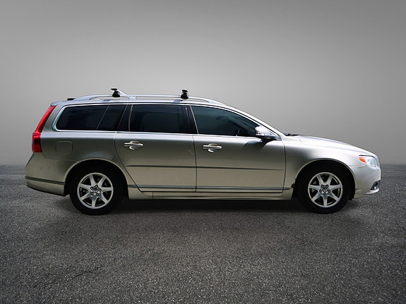 Volvo V70 9 of 30