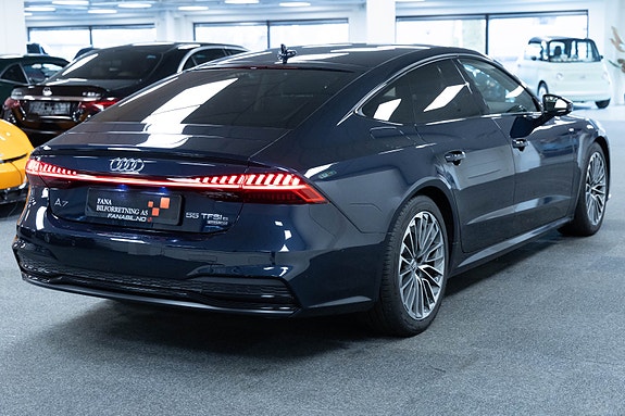 Audi A7 4 of 5
