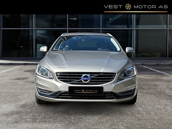 Volvo V60 2 of 5