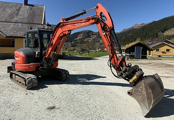 Kubota KX057-4 2 of 5