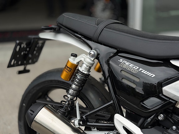 Triumph speed twin 1200 RS 2 of 7