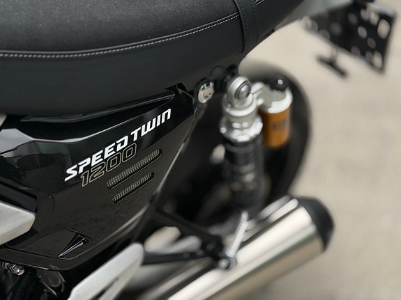 Triumph speed twin 1200 RS 4 of 7
