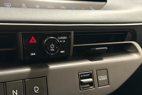 Nissan Leaf 15 of 30