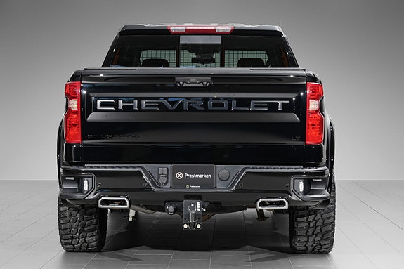 Chevrolet Silverado 5 of 5