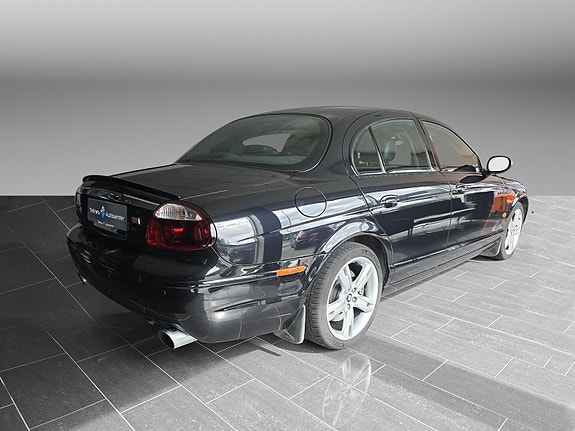 Jaguar S-TYPE 5 of 5